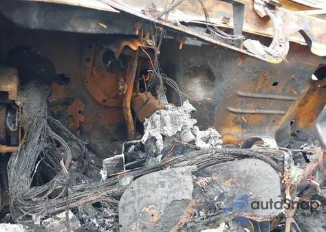 2005 Chevrolet Silverado 1500 Z71 z USA, uszkodzony, nr VIN 1GCEK19ZX5Z216531